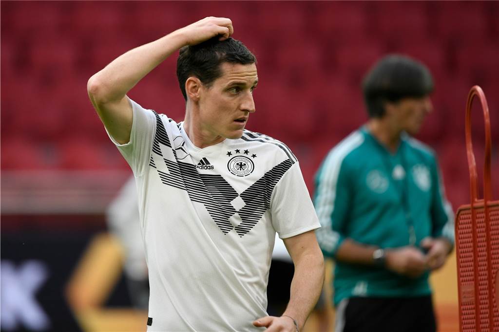 Rudy hat keine Argumente geliefert - kein Grund zur Kritik an Tedescos Rotation Zur Nationalmannschaft wurde Sebastian Rudy eingeladen, obwohl er auf Schalke nicht regelmäßig zum Einsatz kommt.