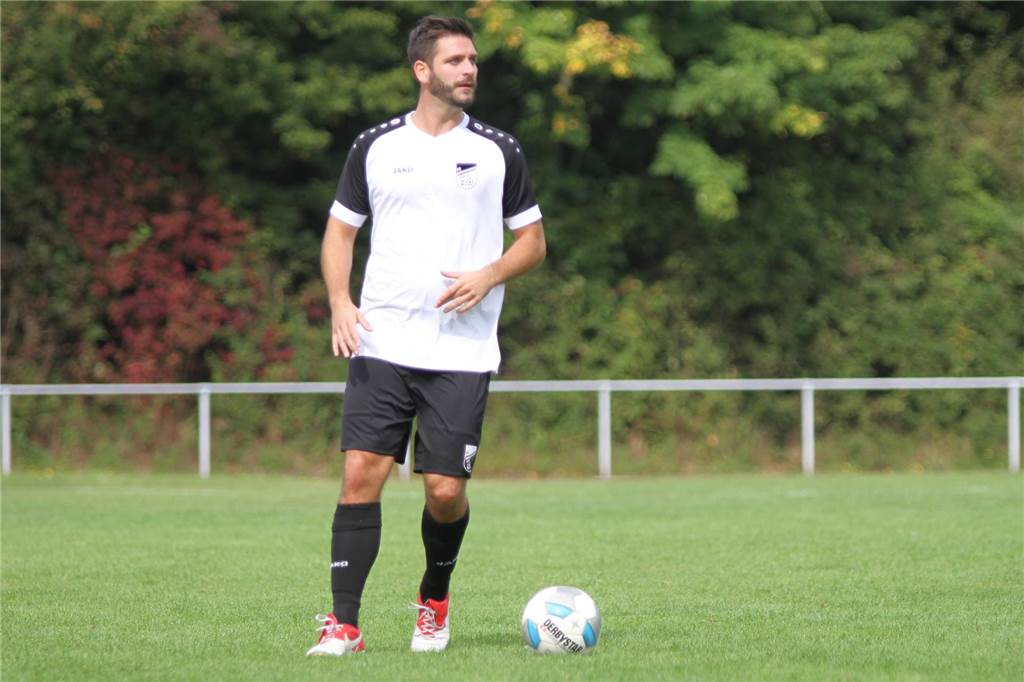 SC Capelle treibt Kaderplanungen voran Tobias Temmann führt den Ball.