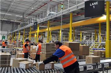 Zur Weihnachtszeit bekommt das Dortmunder Amazon Logistikzentrum Verstärkung.