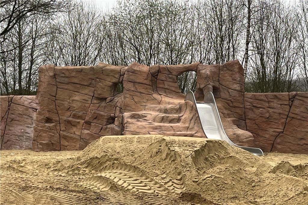 Die Felsenlandschaft am Western-Bahnhof im Ketteler Hof in Haltern