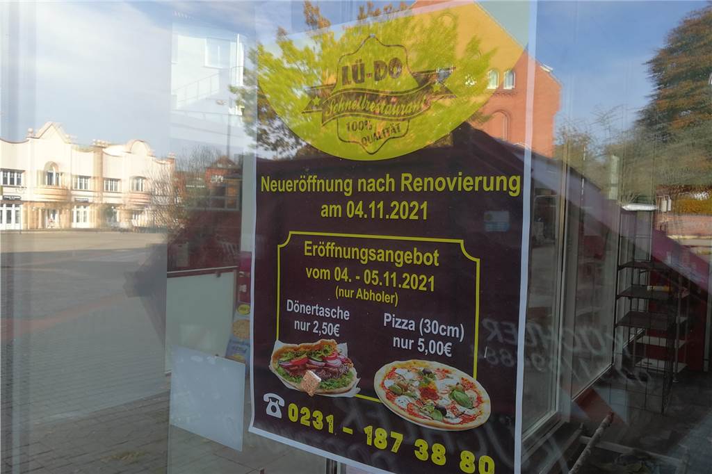 Pizza und Döner: Beliebter Imbiss am Marktplatz öffnet wieder Zur Wiedereröffnung am Donnerstag (4.11.) gibt es spezielle Angebote.