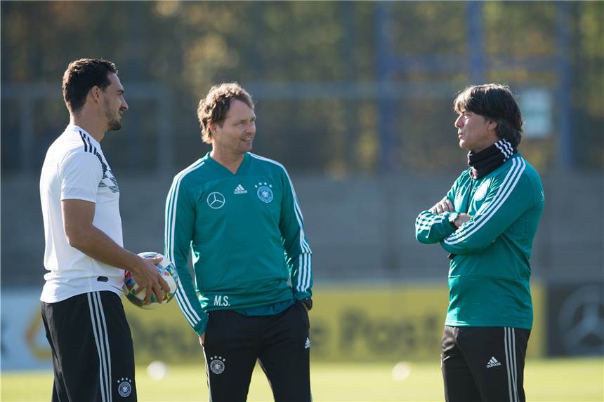 Löw bestätigt: Hummels bei der EM dabei - weitere BVB-Enttäuschungen Zurück im DFB-Team: BVB-Abwehrchef Mats Hummels (l.).