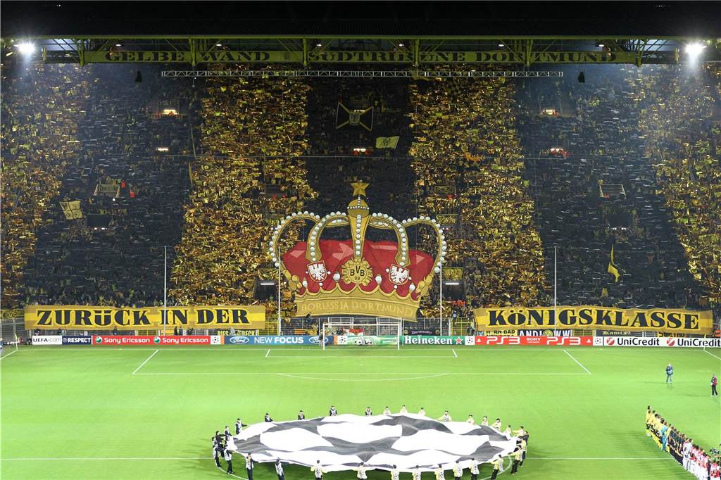 Zurück in der Königsklasse: Nach Jahren des Wartens auf den europäischen Elite-Wettbewerb kehrt der BVB gegen Arsenal London zurück. Dabei gibt es einen Vorgeschmack, welches Spektakel die Welt in den kommenden Jahren immer wieder bei internationalen Spiel bewundern darf.