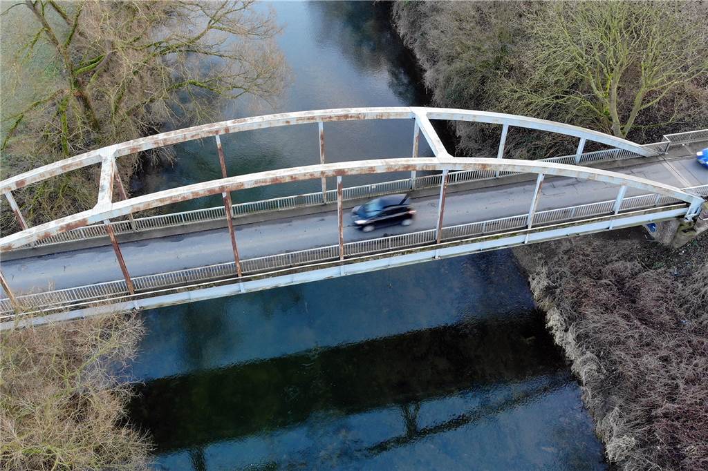 Lippe-Brücken sind marode: Nach der Brücke Ahsen muss auch die bei Vinnum erneuert werden Zurzeit ist die Lippebrücke nur einspurig befahrbar.