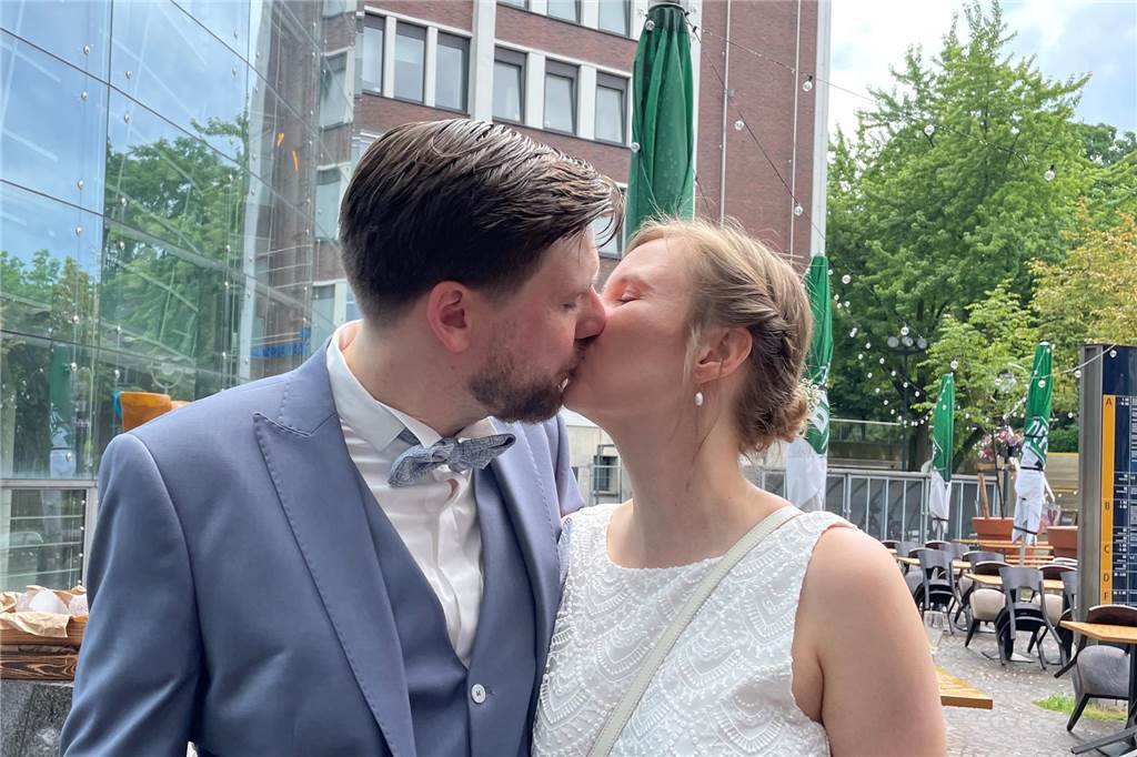 Johanna und Björn haben sich getraut: Für ein erstes Treffen mussten sie für eine Weiterbildung kämpfen Johanna und Björn