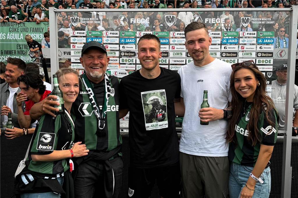 Überraschende Kehrtwende: Borker Fußballprofi Joel Grodowski verlängert bei Preußen Münster Joel Grodowski jubelt.