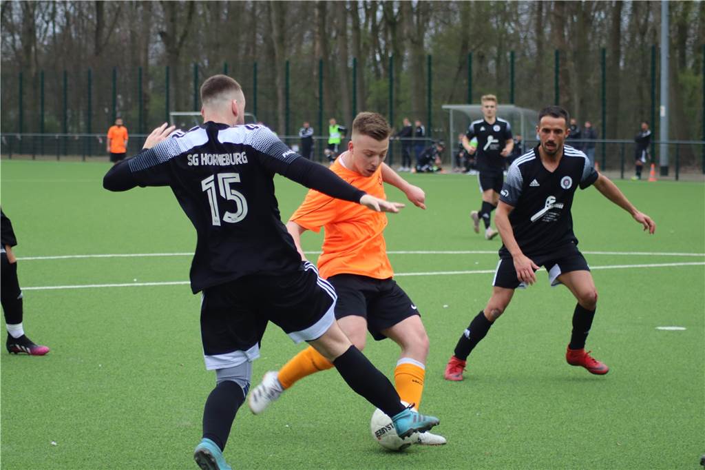 Kreisliga-Torjäger beweist auch mit 34 Jahren Standvermögen im Duell um die Krone Zuverlässig vor dem Tor: Maximilian Wilk (SSC Recklinghausen II).
