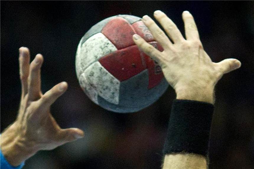 K.o. für zwei Handball-Bundesligisten - Favoriten weiter Zwei Bundesligisten schieden im DHB-Pokal aus. Foto: Jens Wolf