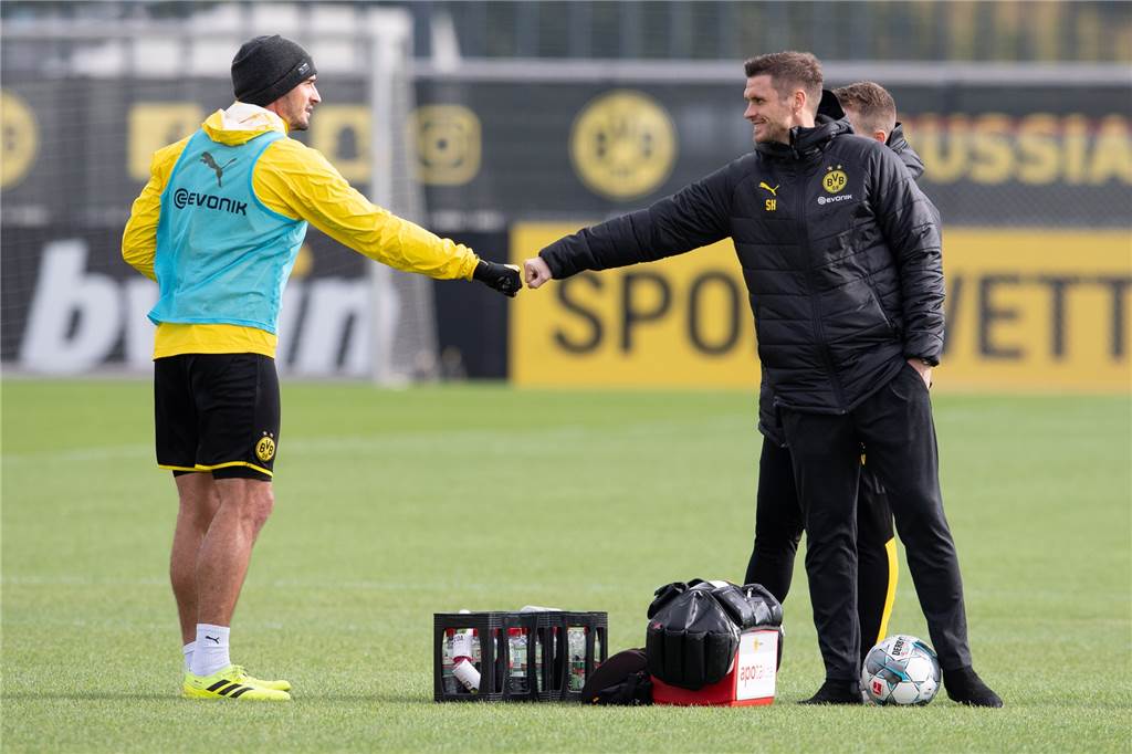 BVB-Spieler Hummels exklusiv: „Nicht in allen Bereichen das maximal erfolgsfördernde Klima“ Zwei, die für Borussia Dortmund schon viel geleistet haben: Sebastian Kehl (r.) und Mats Hummels.