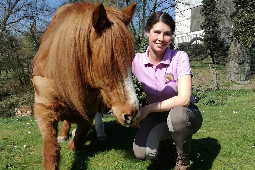 Mit Video: Talina Lorei macht Pony-Opa Obelix zum Weltrekordhalter Zwei, die sich scheinbar blind verstehen: Pony Obelix und Talina Lorei.