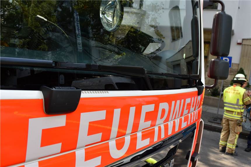 Zwei Gartenlauben sind bei einem Feuer in einer Lüner Kleingartenanlage komplett ausgebrannt.