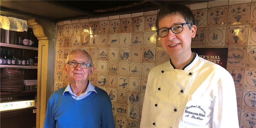 Von den bekannten 19 Legdener „Quellen“ sind ganz viele längst versiegt Zwei Generationen Gastronomie und Wirteverein in Legden: Felix Beckhaus und Sohn Andreas freuen sich, dass die „Hermannshöhe“ eine Familienangelegenheit ist.