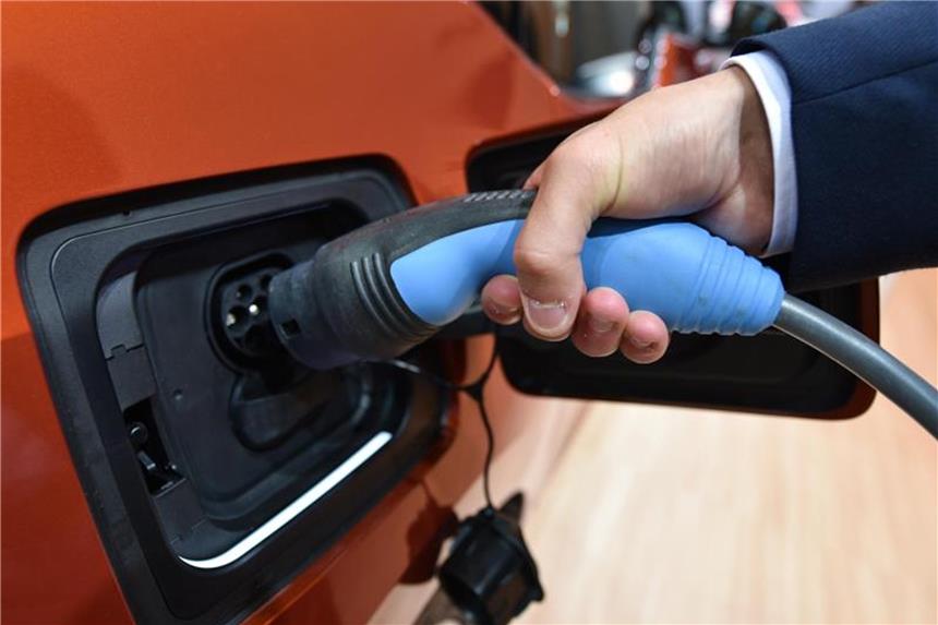 Zwei Jahre nach der Einführung gibt es weiter keinen großen Ansturm auf die E-Auto-Kaufprämie. Foto: Uwe Anspach/Symbolbild