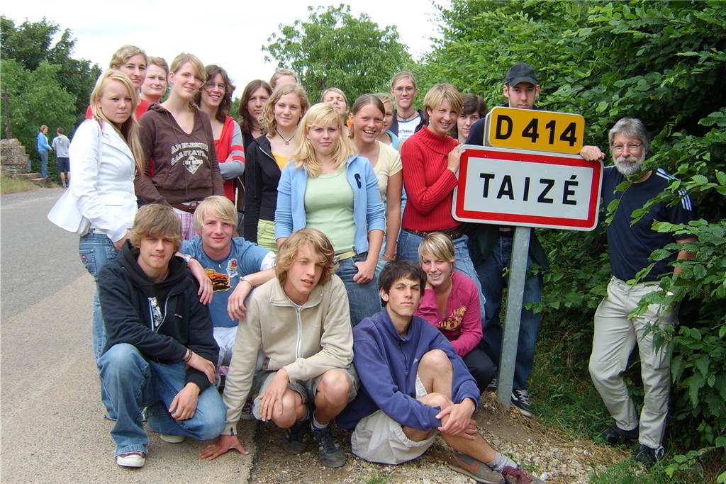 Zwei jahrgangs- und kursübergreifende Fahrten nach Taizé sowie eine einwöchige Kanuwanderfahrt in Schweden hat Baesgen in seiner Zeit als Lehrer an der Gesamtschule organisiert. Das Foto entstand im Jahr 2005.