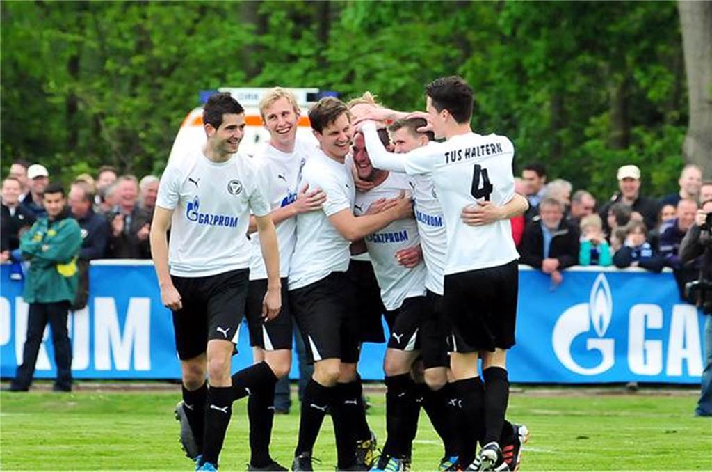 Als der TuS Haltern den FC Schalke schockte: „Entweder bist du der Depp oder der geht rein“ Zwei Mal konnten die Spieler des TuS Haltern am See gegen den FC Schalke 04 jubeln.
