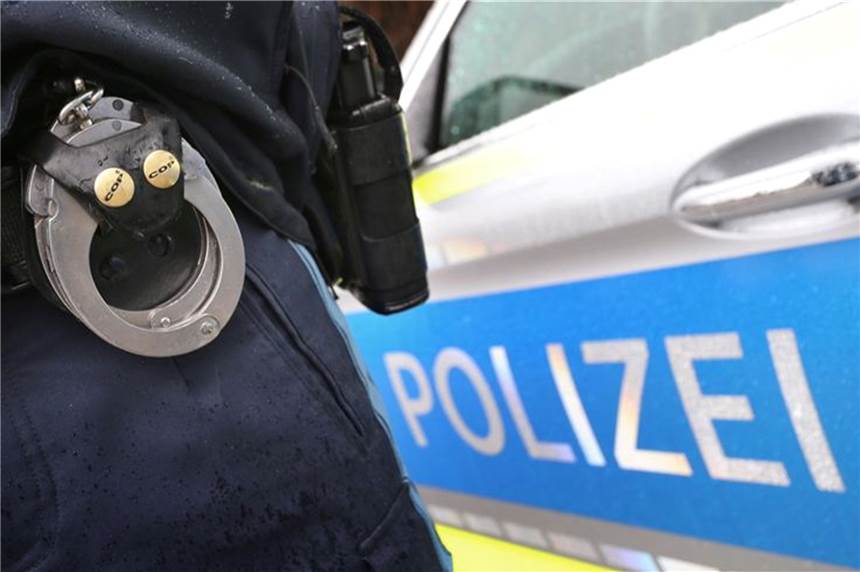 Erneute Festnahmen in Leverkusener „Clan-Villa“ Zwei Mitglieder der Leverkusener „Clan-Villa“ sind festgenommen worden.