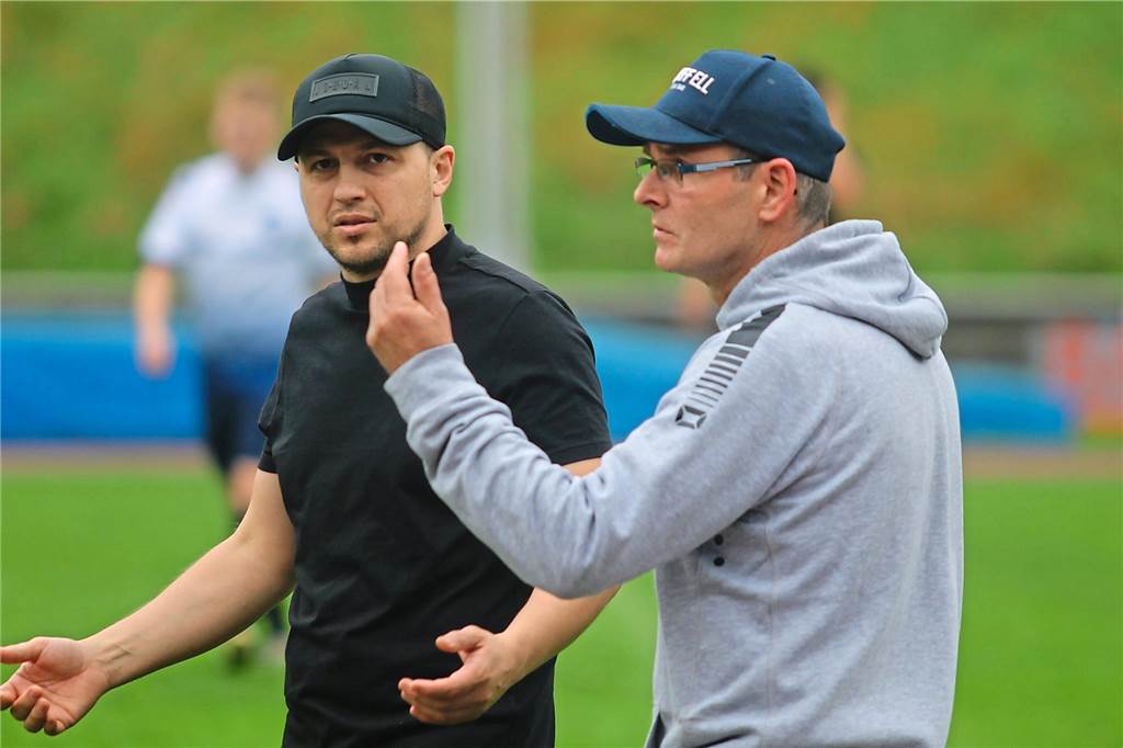 „Diese Liga ist eine Wundertüte“: Die Kreisliga A2 ist turbulent wie lange nicht Zwei Trainer, die um den Aufstieg in die Bezirksliga mitspielen wollen: Mykola Makarchuk vom FC 96 Recklinhausen (links) und Thomas Mlodoch vom SV Hochlar 08.