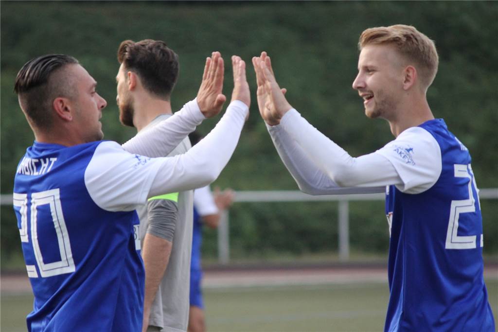 Elfmeter entscheidet das Duell zwischen dem VfB Habinghorst und Eintracht Ickern Zweimal durfte Sebastian Janas (l.) einen eigenen Treffer bejubeln. Doch es reichte nicht zum Sieg für den VfB Habinghorst.