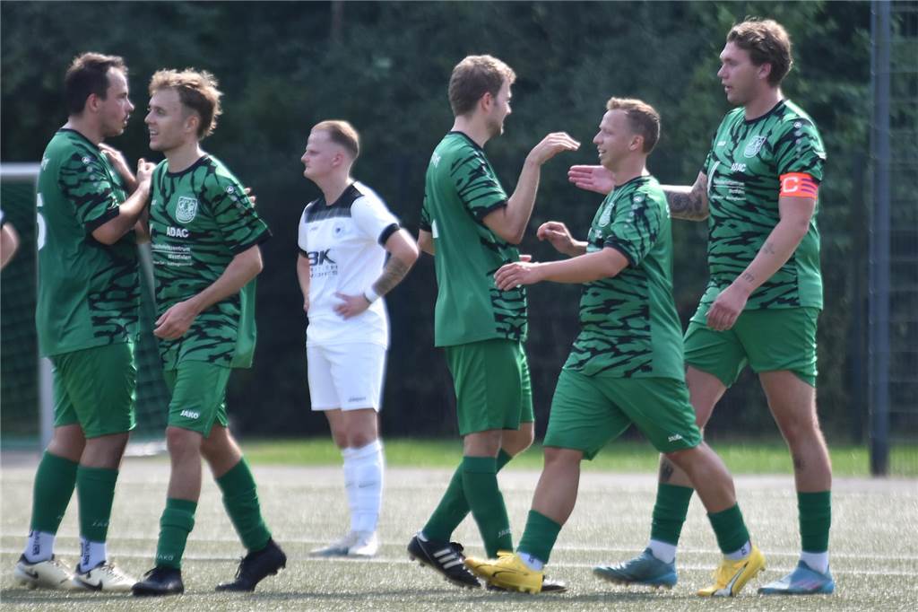 Schiri-Frust bei Teutonia SuS Waltrop II: SV Bossendorf schlägt in der Nachspielzeit zu Zweimal schlug der SV Bossendorf kurz vor dem Spielende zu und drehte so die Partie.