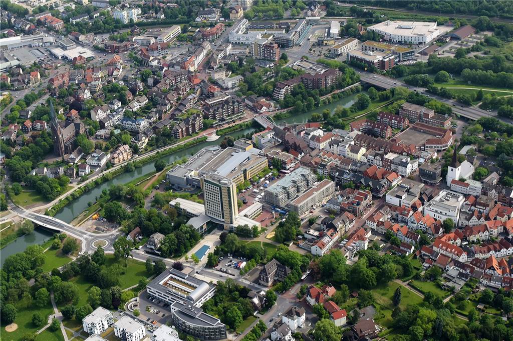 Ringverkehr in Lünen: Weniger Stau für Autos, mehr Platz für Fahrräder? Zweispurige Einbahnstraßen und eigene Fahrstreifen für Busse und Fahrräder sind zentraler Bestandteil des Konzepts für einen Ringverkehr um die Lüner Innenstadt.