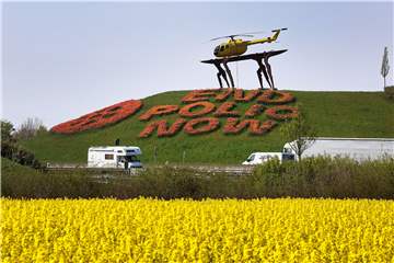 Baustelle im Kreis Unna: Zwischen dem Kamener Kreuz, wo aktuell blühende Tulpen die Worte „End polio now“ bilden, und er Anschlussstelle Kamen/Bergkamen gilt ab dem 3. Mai Tempo 80. 