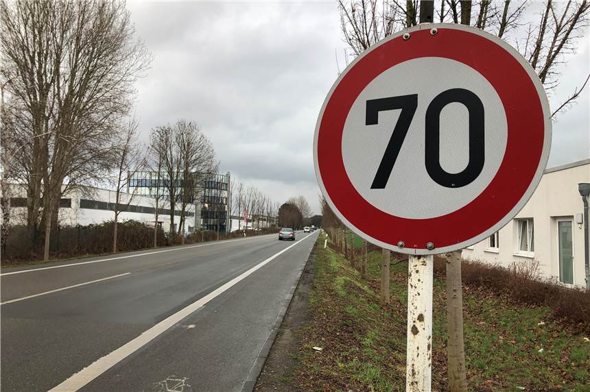 Kommt Tempo 50 auf der Hannöverschen Straße? Zwischen der Einmündung Rüschebrinkstraße und dem Brackeler Zentrum gilt auf der Hannöverschen Straße derzeit Tempo 70.