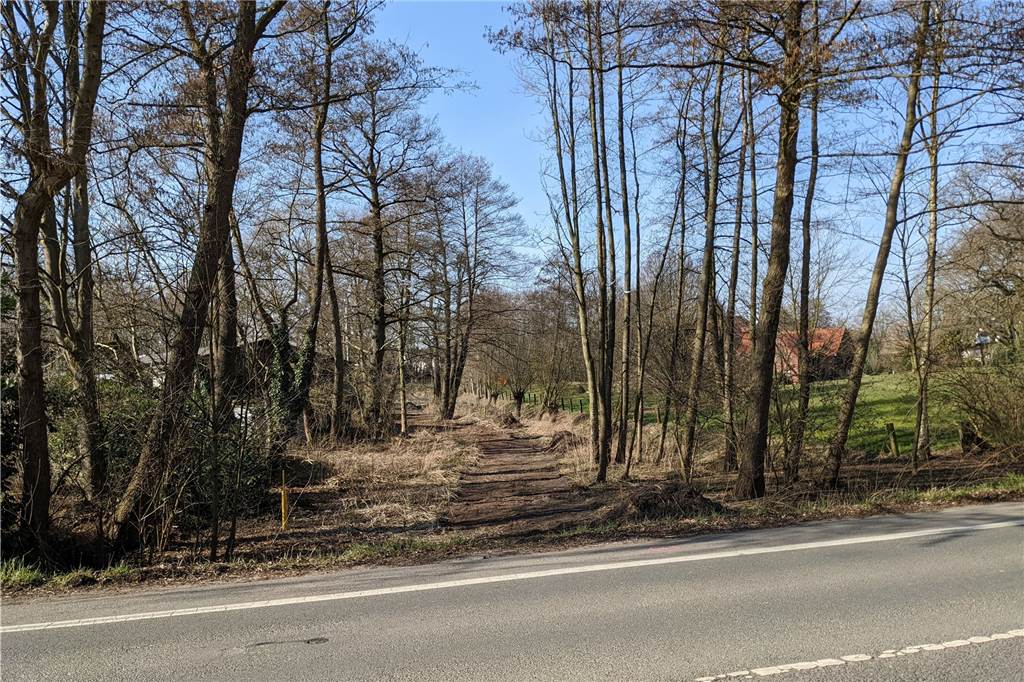 Bauarbeiten: Bachabschnitt in Dorsten bekommt einen neuen Ufer-Gehweg Zwischen Jahnplatz und Gladbecker Straße entsteht sogar ein neuer Fußweg entlang des Schölzbachs.
