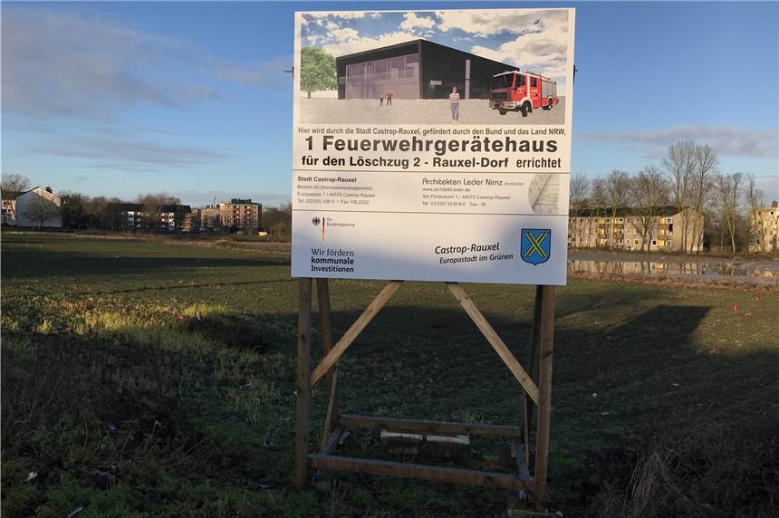 Ein Schritt weiter zu neuem Baugebiet mit Kita und Feuerwehr vollzogen Zwischen Pallasstraße und Briloner Straße entsteht bald der Neubau der Feuerwehr. Das Bauschild ist zwar vorübergehend nicht mehr zu sehen gewesen, aber ein planungsrechtlicher Schritt ist gegangen.