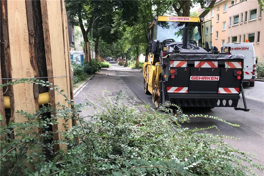 So geht es mit den Bauarbeiten am RS1 in der Dortmunder Innenstadt weiter Zwischen Sonnenplatz und Neuer Graben wird der Asphalt gewalzt.