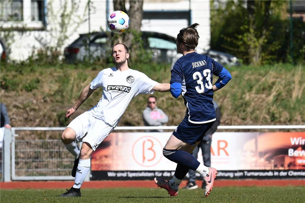 Zwischenzeitlich musste der ETuS Haltern gegen Schlusslicht SC Reken zwar auch mal ein wenig zittern, am Ende gewann er aber mit 3:0.