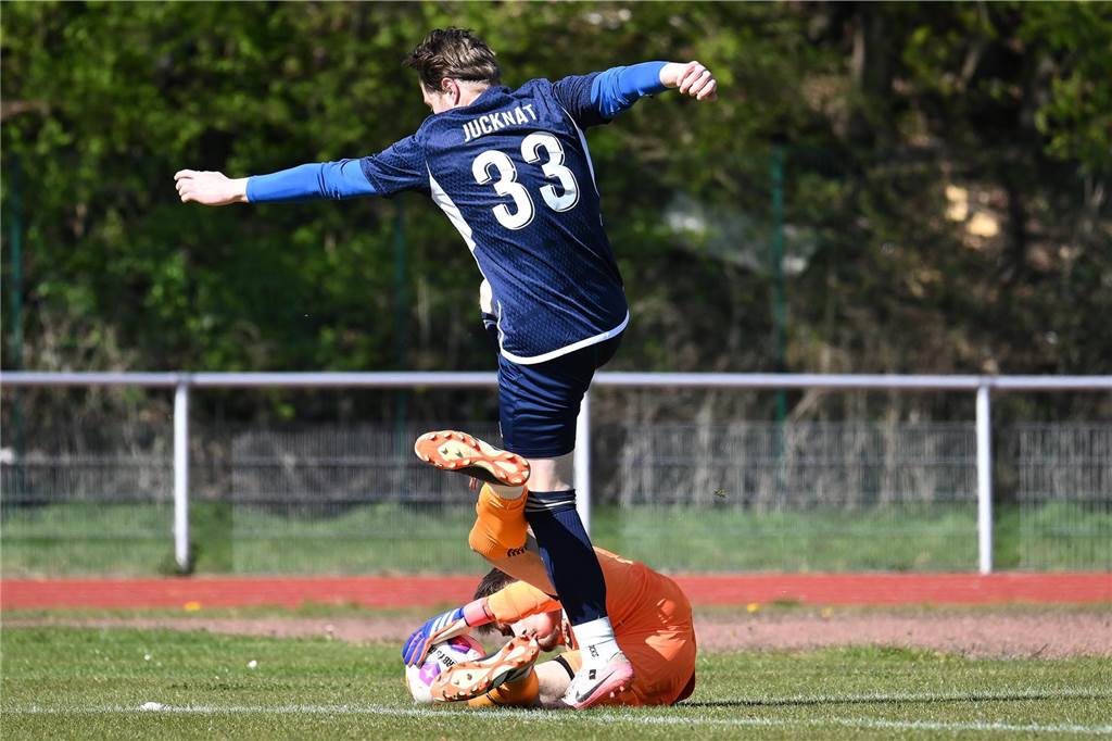 Zwischenzeitlich musste der ETuS Haltern gegen Schlusslicht SC Reken zwar auch mal ein wenig zittern, am Ende gewann er aber mit 3:0.
