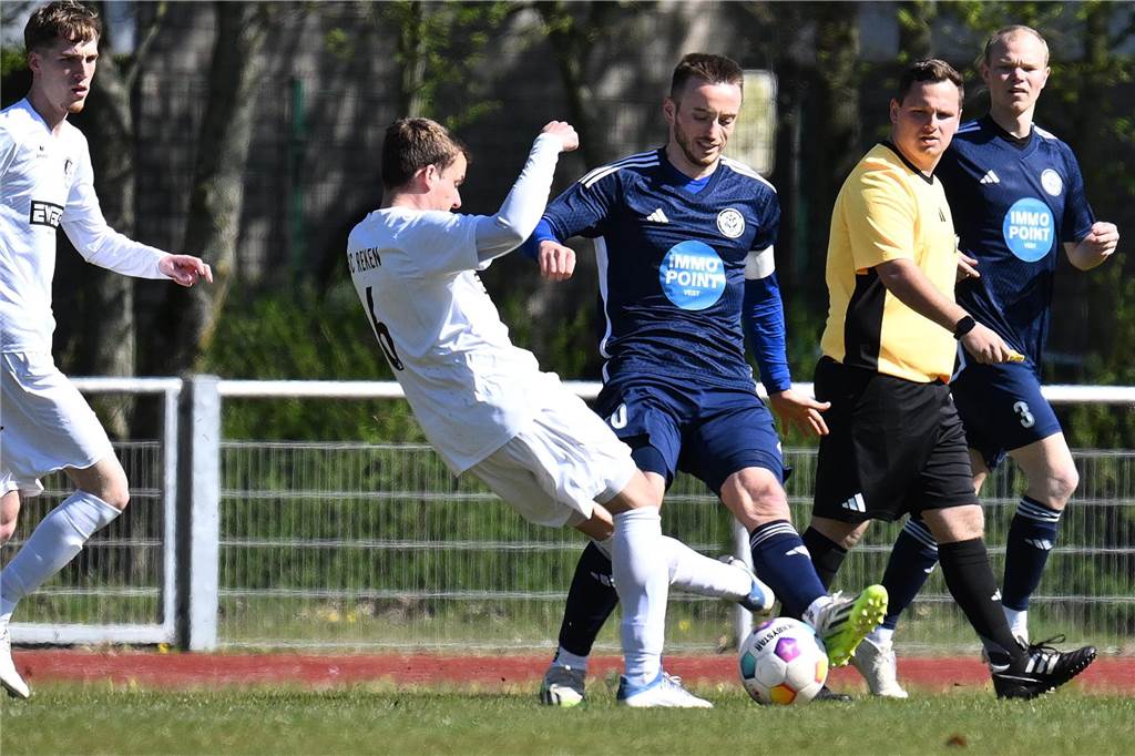 Zwischenzeitlich musste der ETuS Haltern gegen Schlusslicht SC Reken zwar auch mal ein wenig zittern, am Ende gewann er aber mit 3:0.