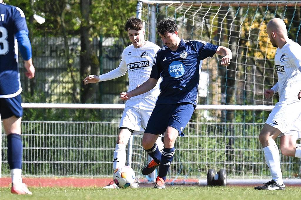 Zwischenzeitlich musste der ETuS Haltern gegen Schlusslicht SC Reken zwar auch mal ein wenig zittern, am Ende gewann er aber mit 3:0.