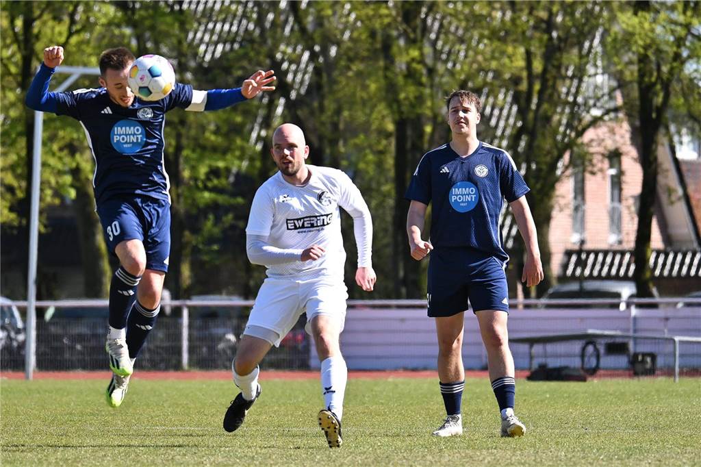 Zwischenzeitlich musste der ETuS Haltern gegen Schlusslicht SC Reken zwar auch mal ein wenig zittern, am Ende gewann er aber mit 3:0.