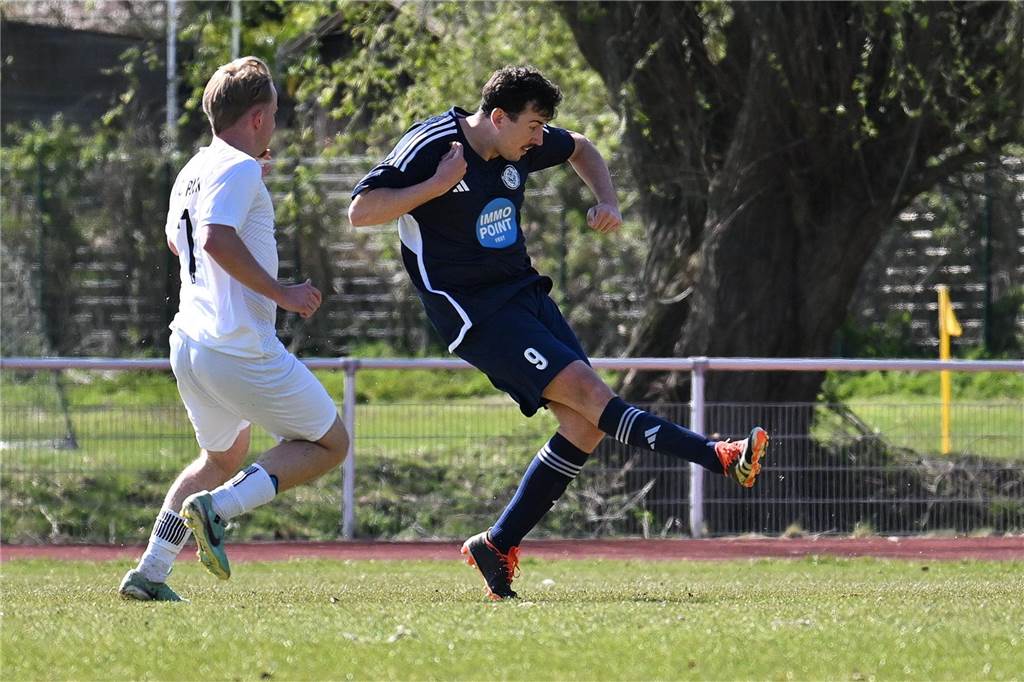 Zwischenzeitlich musste der ETuS Haltern gegen Schlusslicht SC Reken zwar auch mal ein wenig zittern, am Ende gewann er aber mit 3:0.