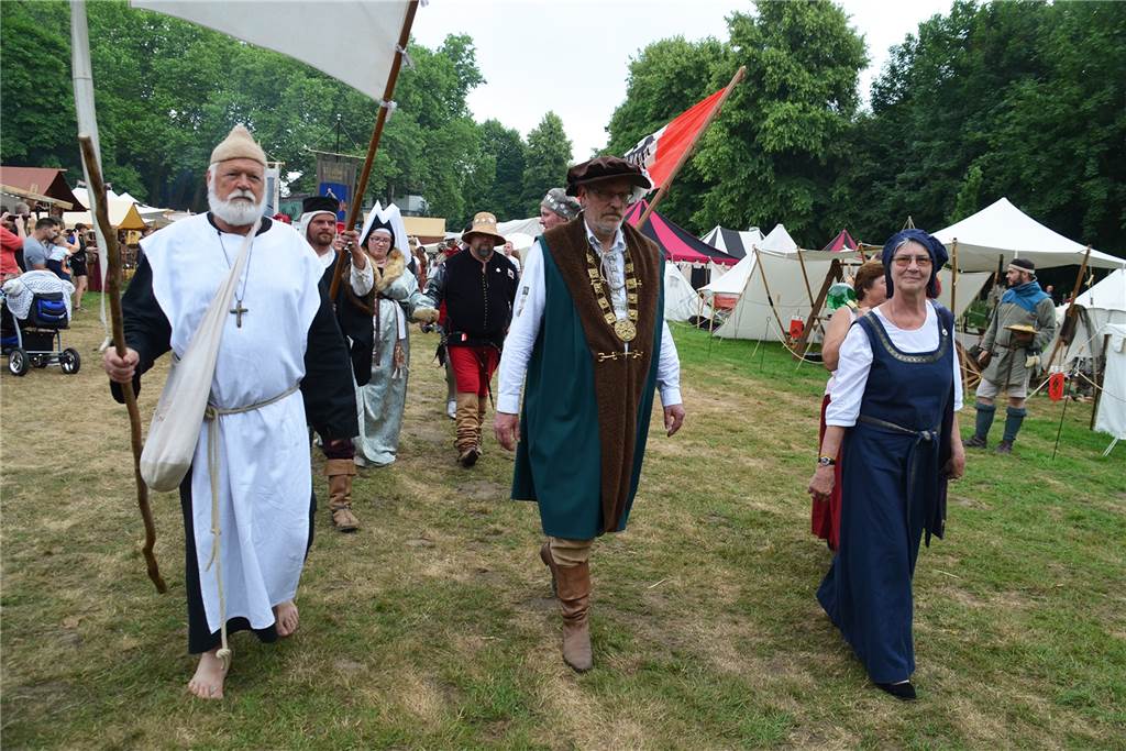 Zoff ums Gaudium: Rettet ein neuer Organisator das Fest? Zwölf Mal haben Detlef (l.) und Erika Huß das Gaudium organisiert. Jeden Tag führten sie den Festzug gemeinsam mit Landvogt Bruno Wisbar über die Festwiese.